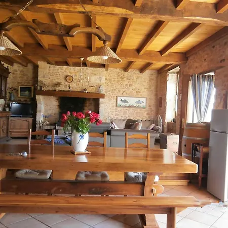 Holiday home Avec Jardin Et Cheminee A 2 Km De Cherveix-cubas, Proche Sites Prehistoriques Et Nautiques - Fr-1-616-158 *