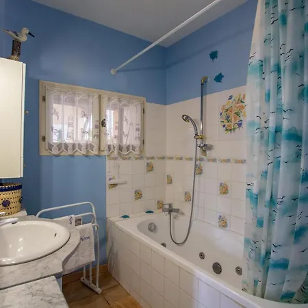 Maison Spacieuse Avec Wifi, Proche De - Fr-1-616-158 * Cherveix-Cubas
